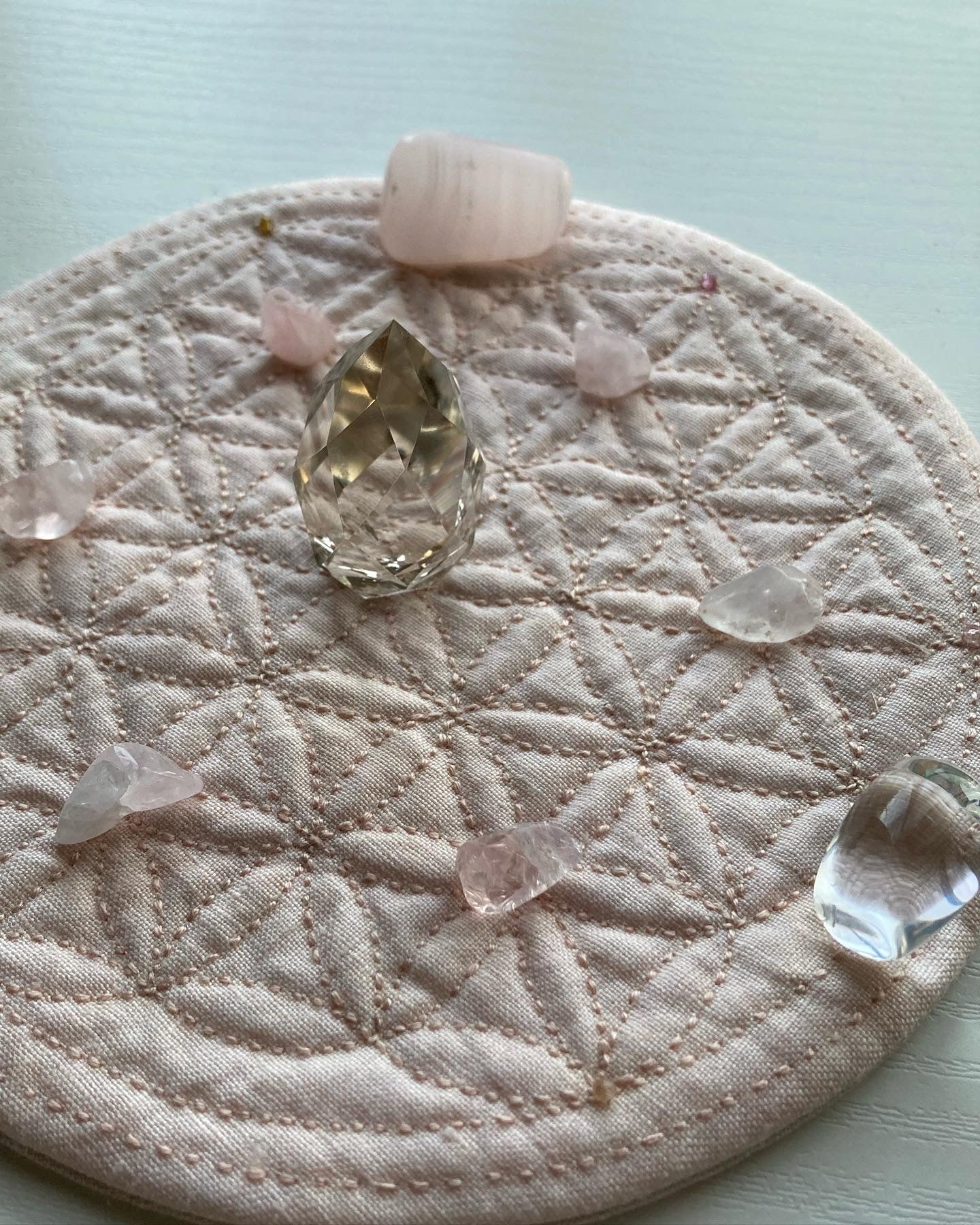 フラワーオブライフ刺繍のマット